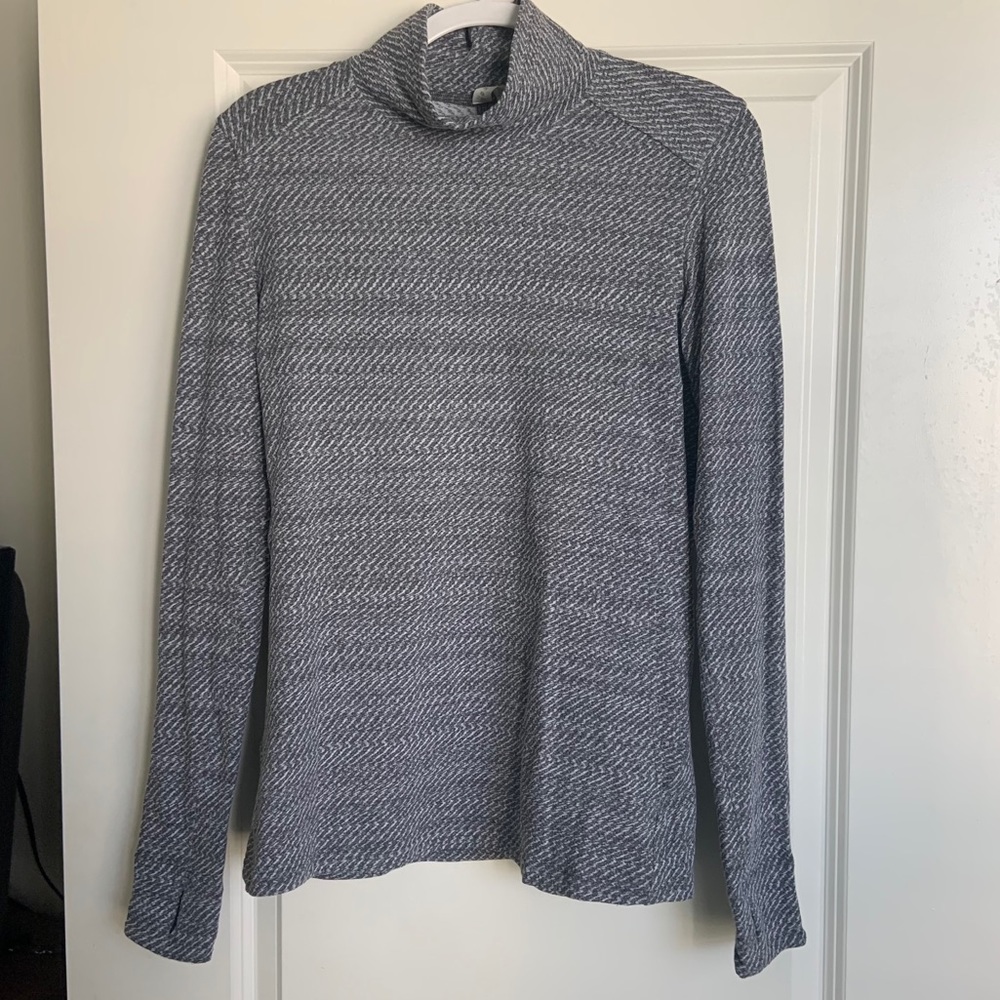 Lululemon High Neck Long Sleeve Sz 8